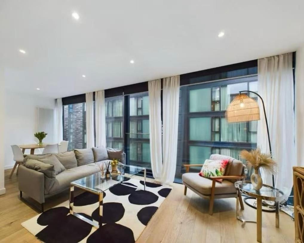 Apartment Stunning Modern In *